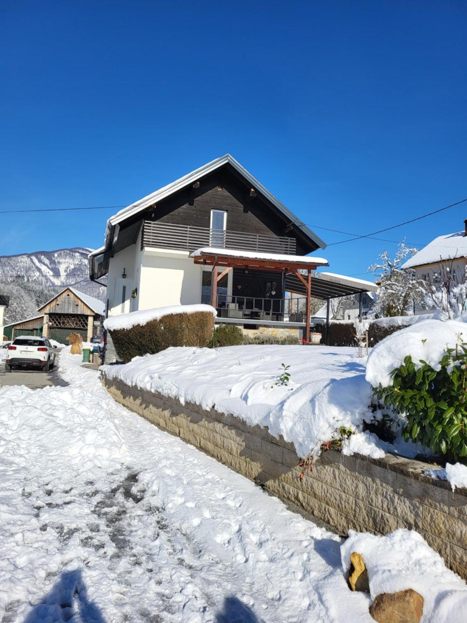 Holiday Home Na Vasi Gorenja Vas  Kültér fotó